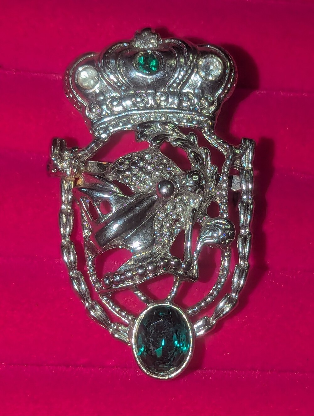 Vtg Crown Griffin Lion Heraldic Emerald Foil Cabachon Brooch